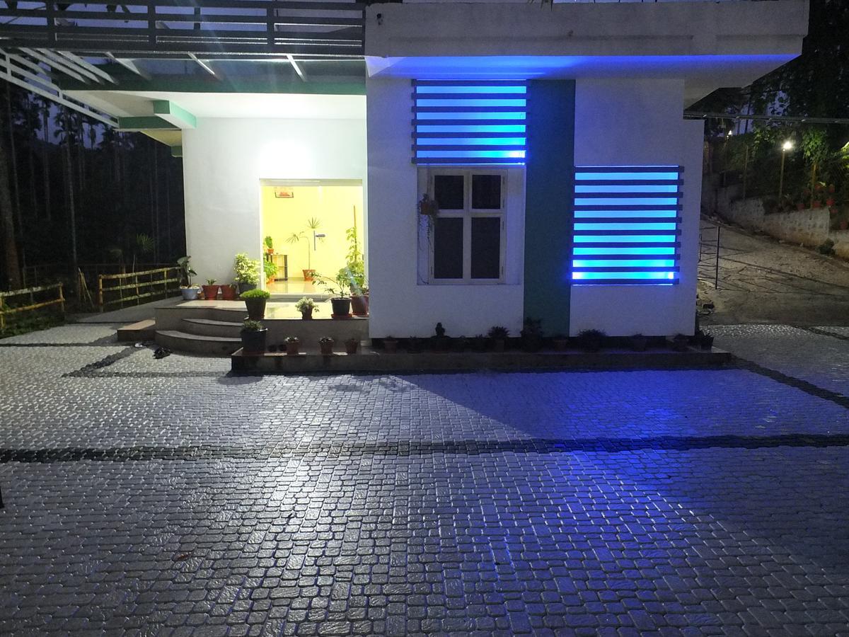 Wayanad Royal Stream Bed and Breakfast Kalpetta Eksteriør billede